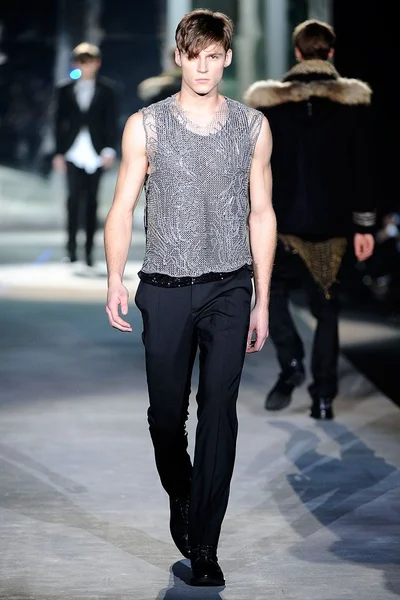 Look 36